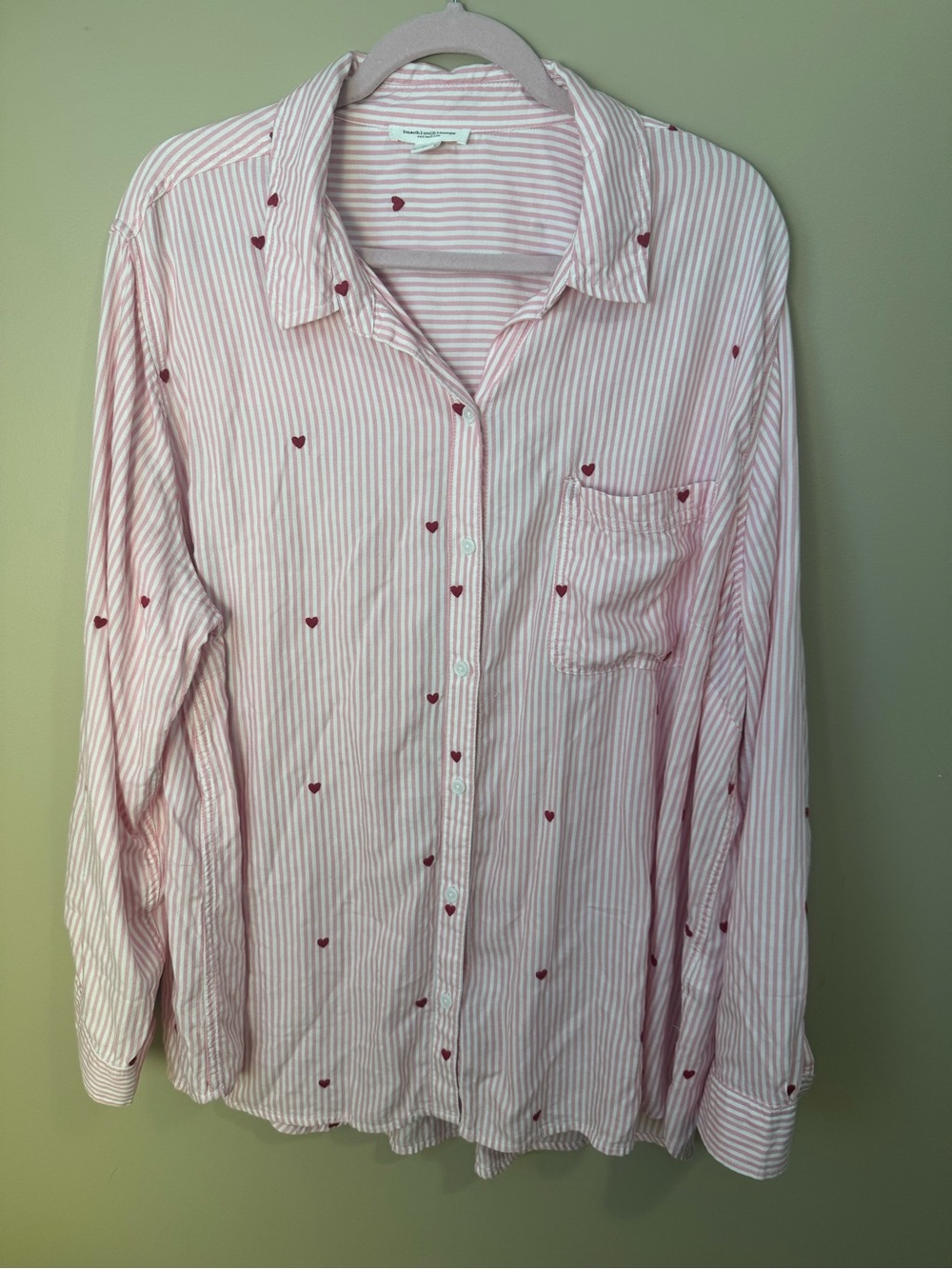 BEACHLUNCHLOUNGE Kaylee 2X Pink Stripe Ebroidered Heart Buttong Down Shirt